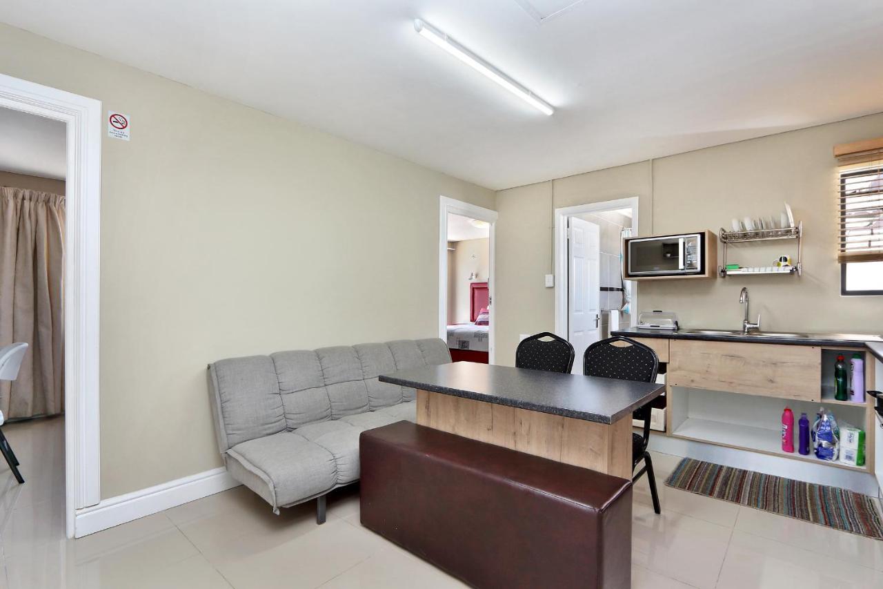 Camdene Guesthouse Cape Town Bagian luar foto